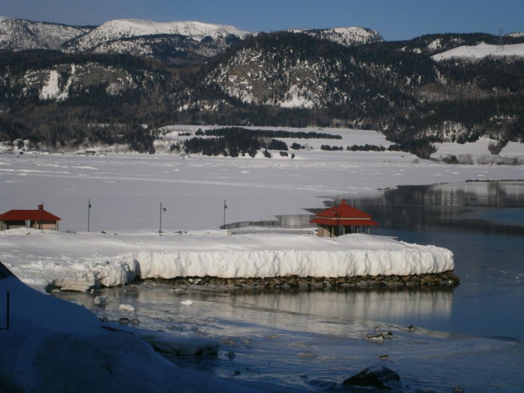 Apartement Mirador Du Fjord LʼAnse-Saint-Jean Exteriér fotografie